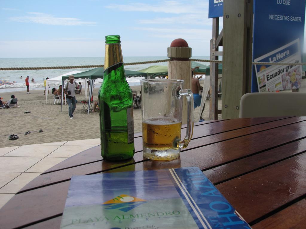 Playa Almendro Resort Tonsupa Dış mekan fotoğraf